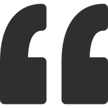 Einzelne, einfarbige Symbolgrafik mit zwei geschwungenen Anführungszeichen, die nebeneinander stehen. Die Zeichen sind dick und gleichmäßig geformt.